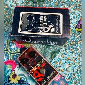 ELECTROHARMONIX SATISFACTION FUZZ PEDAL/GUITAR